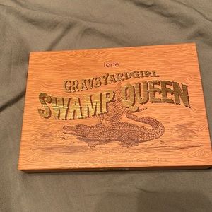 Tarte Grav3yardgirl Swamp Queen eye shadow palette